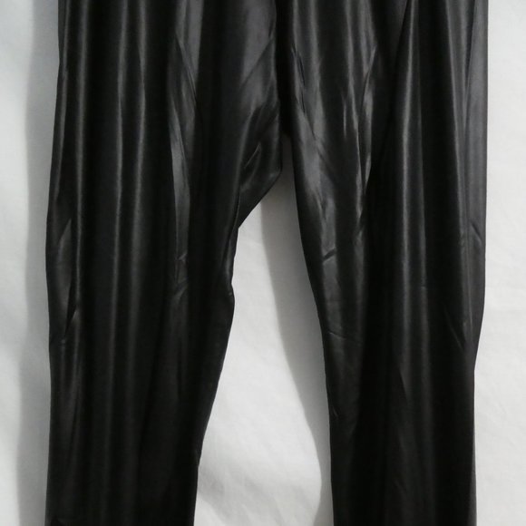 DEVOTED Luxury Apparel, size medium, shiny black stretchable leggings, BNWOT - Picture 6 of 14